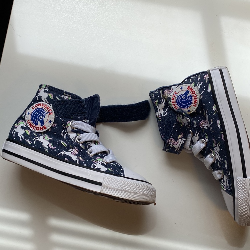 Toddler Unicorn Converse | Size 6 - Picture 6 of 6